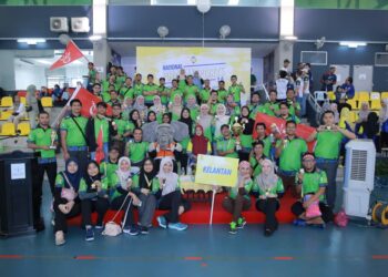 SEBAHAGIAN daripada atlet Farmasi Kelantan yang muncul juara keseluruhan Karnival Sihat Farmasi Kebangsaan 2.0 2023 (Pharmsports 2023) di Kuantan, Pahang baru-baru ini.