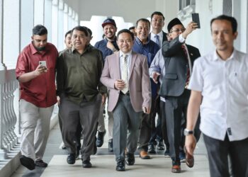 WAN Saiful Wan Jan hadir di Mahkamah Sesyen Kuala Lumpur bagi sebutan kes rasuah Jana Wibawa. – UTUSAN/FARIZ RUSADIO