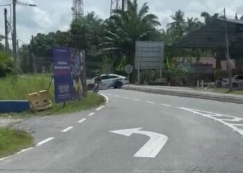TINDAKAN lelaki yang melarikan diri ketika dikejar polis di persimpangan Jalan Air Manis-Sungai Besar, Sabak Bernam, Selangor.