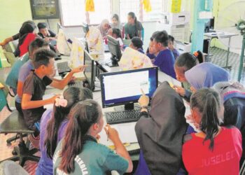 CADANGAN mewujudkan Cawangan Kandungan Digital dan Bahagian Komunikasi Strategik di peringkat pentadbiran daerah, mukim dan kampung perlu diambil kira oleh kerajaan bagi mengatasi  penularan berita tidak benar serta kegiatan penipu maya.