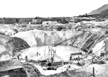 PEMBUKAAN lombong-lombong bijih timah di kawasan bandar pada awal abad ke-19 menyebabkan ramai orang Melayu rasa terpinggir daripada arus pembangunan lalu mereka  berhijrah ke kampung-kampung.