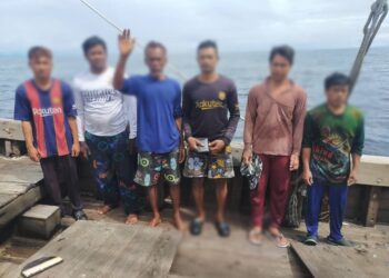 SERAMAI enam PATI warga Myanmar dan Thailand yang didapati mengendalikan bot nelayan tempatan ditahan Maritim Malaysia di kedudukan 77.7 kilometer barat Pulau Kendi, Pulau Pinang semalam.
