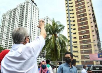 DI bawah kepimpinan Ismail Sabri Yaakob, kerajaan memperkenalkan dasar-dasar berkaitan kebajikan rakyat terutama golongan berpendapatan rendah (B40). – FB ISMAIL SABRI YAAKOB