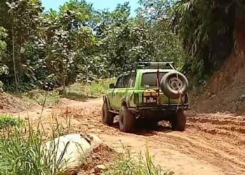 LALUAN tanah merah menuju ke Kampung Terian, Penampang