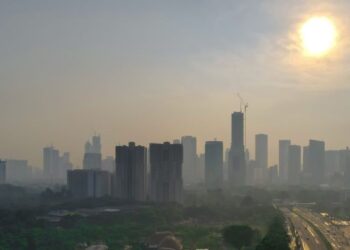 KEADAAN berjerebu yang menyelubungi sekitar Jakarta, Indonesia. - AFP