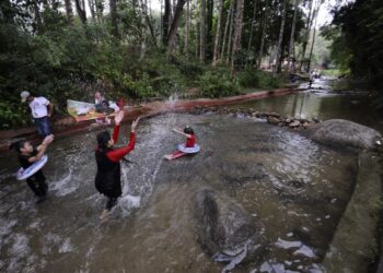 TERDAPAT sebanyak 13 kes melibatkan pesakit yang mempunyai sejarah pergerakan ke air terjun Ulu Bendul dikesan mempunyai gejala demam, cirit-birit, muntah dan sakit badan.-UTUSAN/MOHD. SHAHJEHAN MAAMIN
