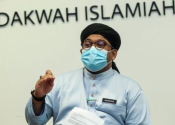 NASRUDIN Hassan bercakap pada sidang akhbar program Kempen Pencegahan Rasuah Yadim di Kompleks Islam Putrajaya. UTUSAN/FAISOL MUSTAFA
