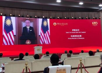 ISMAIL Sabri Yaakob menyampaikan ucaptama sempena pembukaan rasmi Pameran Import dan Eksport China Ke-130 di Guangzhou secara maya pada Oktober tahun lalu. – FB ISMAIL SABRI YAAKOB