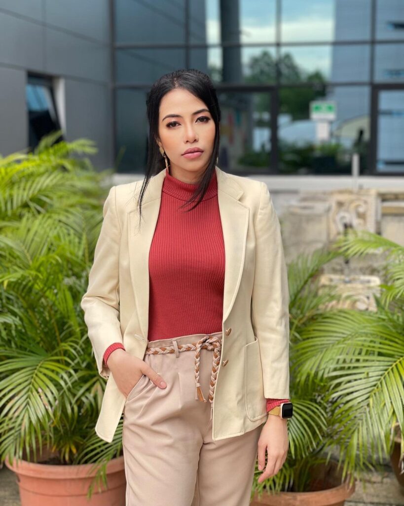 Elly Ariffin dedah individu tak bayar hutang