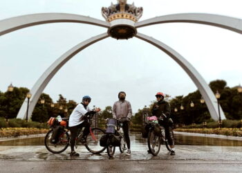 SEKUMPULAN tiga anak muda dari negeri ini berjaya menempuh cabaran menunggang basikal sejauh 1,040 kilometer dari Perlis sehingga ke Johor baru-baru ini.