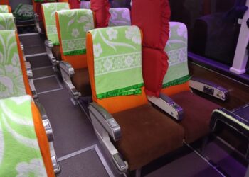 BAS PO Raya mempunyai tempat duduk istimewa menggunakan kerusi pesawat terpakai.-AGENSI