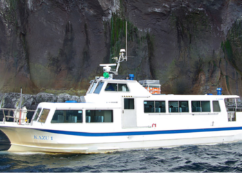 BOT Kazu I sering digunakan untuk membawa pelancong melihat hidupan liar di Semenanjung Shiretoko. - AGENSI