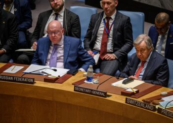 ANTONIO Guterres (kanan) menghadiri  mesyuarat UNSC di ibu pejabat PBB di New York. - AFP