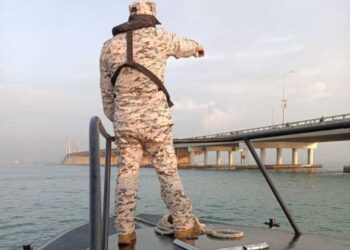 MARITIM Malaysia menyifatkan kejadian terjun dari Jambatan Pulau Pinang yang semakin kerap berlaku ketika ini sebagai satu perkembangan atau trend terkini yang tidak sihat dan amat membimbangkan.-GAMBAR HIASAN