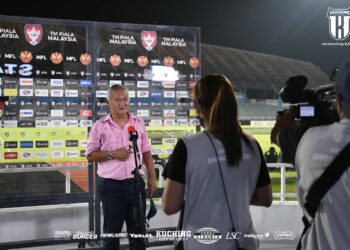 IRFAN BAKTI ABU SALIM ditemubual selepas tamat perlawanan.- IHSAN KUCHING CITY FC