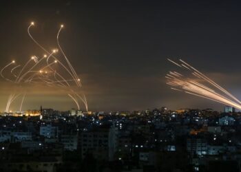 AMERIKA Syarikat meluluskan peruntukan AS$1 bilion sebagai dana tambahan kepada sistem pertahanan Iron Dome Israel. 
– AFP