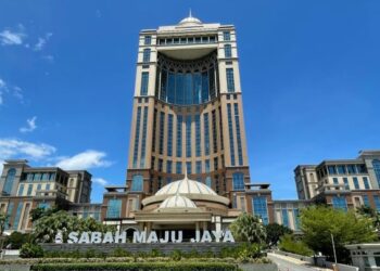 PUSAT pentadbiran negeri Sabah di Menara Kinabalu