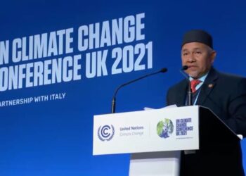 TUAN Ibrahim Tuan Man berucap dalam bahas Melayu di Persidangan Perubahan Iklim Pertubuhan Bangsa-Bangsa Bersatu (COP26) 2021 di Glasgow, Scotland, baru-baru ini.