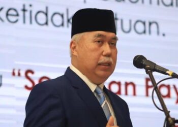 TENGKU Muhammad Rizam Tengku Aziz berucap semasa majlis sidang media laporan khas terimaan dan belanjaan, Kota Bharu, Kelantan hari ini.UTUSAN/KAMARUL BISMI KAMARUZAMAN