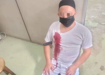 GAMBAR tular latihan penyelamat semasa kebakaran yang diadakan di Hospital Taiping semalam yang dikatakan mangsa kes pergaduhan. - UTUSAN/MEDIA SOSIAL