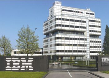 Peningkatan kos  yang lebih tinggi daripada jangkaan memaksa IBM mengurangkan jumlah pekerjanya. – GAMBAR HIASAN