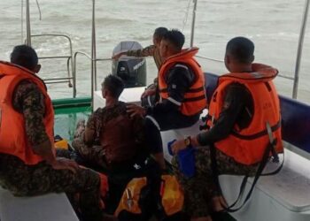 ANGGOTA tentera yang menjadi mangsa bot karam berjaya diselamatkan di perairan Pulau Nunuyan, Sandakan kelmarin