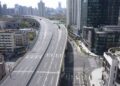 JALAN raya Shanghai hampir kosong pada April tahun lalu apabila penduduk dikurung di rumah mereka untuk membendung penularan Covid-19. -AGENSI