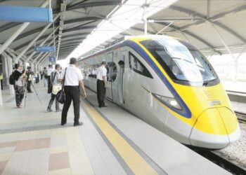 PENYELIDIK mendapati ETS bergerak lebih senyap berbanding komuter, tren antara bandar berenjin diesel dan kereta api barang.