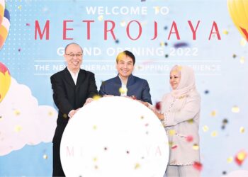 MAJLIS pelancaran  Metrojaya ‘next-gen’ di Lalaport Bukit Bintang City Centre, baru-baru ini.