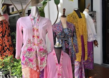 MALAYSIA, Singapura, Brunei dan Thailand sepakat mengangkat pakaian tradisional kebaya sebagai warisan bersama ke UNESCO.-AGENSI