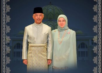 YANG di-Pertuan Agong dan Raja Permaisuri Agong berkenan mengucapkan Selamat Menyambut Aidilfitri. - ISTANA NEGARA