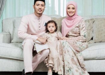 Fattah di samping Nur Fazura dan permata hati mereka berdua Nur Fatima Aisya.