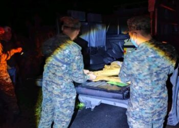 ANGGOTA Unit Protect SFD merampas senjata api yang ditemukan dalam kenderaan di Jalan Nangoh-Paitan di Beluran semalam.