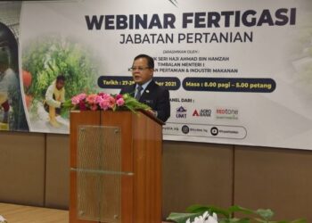 AHMAD Hamzah ketika merasmikan Webinar Fertigasi secara atas talian di Putrajaya hari ini. – Gambar ihsan Jabatan Pertanian.