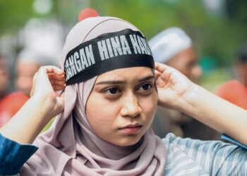 SEMUA pihak perlu berani memainkan peranan agar kerajaan mengambil tindakan tegas terhadap
individu yang menghina Nabi Muhammad SAW.