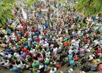 KENYATAAN-KENYATAAN pemimpin Melayu yang memberi gelaran tidak baik kepada seseorang hanya akan memperlihatkan sisi
buruk kepemimpinannya di mata rakyat.
– GAMBAR HIASAN/UTUSAN