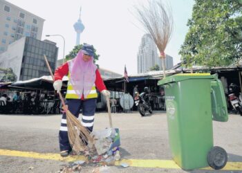 BEKERJA dalam apa jua sektor boleh menjadi ibadah yang terbaik selagi ikhlas dan amanah.
