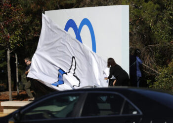 META menggantikan jenama Facebook. - AFP