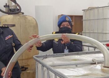 KPDNHEP Johor menumpaskan satu sindiket menyeleweng minyak masak subsidi dalam satu serbuan di Kota Masai, Pasir Gudang, semalam