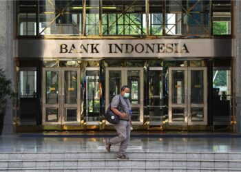 BANK Indonesia meneruskan dasar campur tangan dalam usaha mengawal kejatuhan nilai rupiah disebabkan krisis ekonomi global. – GAMBAR HIASAN
