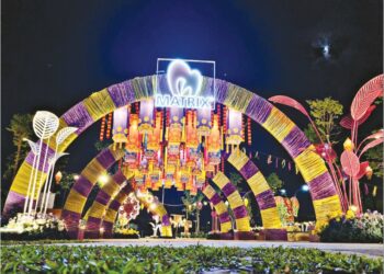 HIASAN dan dekorasi menarik disajikan kepada pengunjung sempena acara 
Matrix Dazzling Deepavali 2022 di Bayu Sutera Galleria, Bandar Sri Sendayan, Seremban yang berlangsung sehingga 30 Oktober ini.