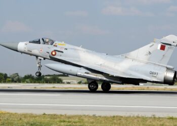 JAKARTA membeli 12 buah jet pejuang Mirage 2000-5 bagi mengukuhkan sistem pertahanan udara negara. - AGENSI