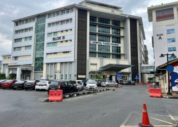 SUASANA di Hospital Tuanku Fauziah (HTF) di Kangar Perlis berada dalam keadaan terkawal dan tidak terganggu walaupun terdapat usaha penganjuran mogok oleh doktor kontrak. -UTUSAN/ASYRAF MUHAMMAD