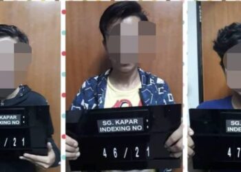 TIGA rakan yang ditahan semalam di hadapan sebuah pondok di Kampung Perepat, Batu 10 Jalan Kapar, Klang susulan terlibat dengan memproses dan menjual air ketum. 