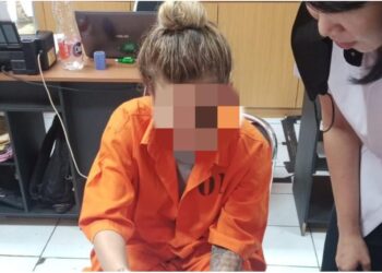 MANUELA Vitoria de Araujo Farias ditahan oleh Jabatan Siasatan Jenayah Narkotik Bali. - AGENSI 