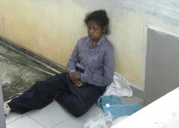 KEADAAN Adelina Lisao yang tidak terurus akibat didera oleh majikannya sebelum dia meninggal dunia. - AGENSI
