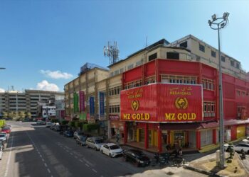 KEDAI MZ Gold berdiri megah di Jalan Temenggong, Kota Bharu, Kelantan.