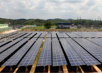 TENAGA solar menjadi sumber tenaga penting pada masa hadapan. - GAMBAR HIASAN
