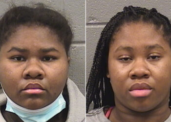 JESSICA (kiri) dan Jayla Hill didakwa melakukan cubaan membunuh selepas menikam pengawal keselamatan sebanyak 27 kali. - CNN