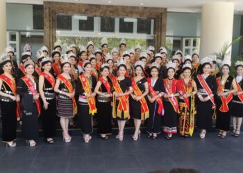 KESEMUA 50 peserta Unduk Ngadau Kaamatan yang akan berentap di pentas akhir gelaran Ratu Unduk Ngadau Kaamatan (UNK) 2023.